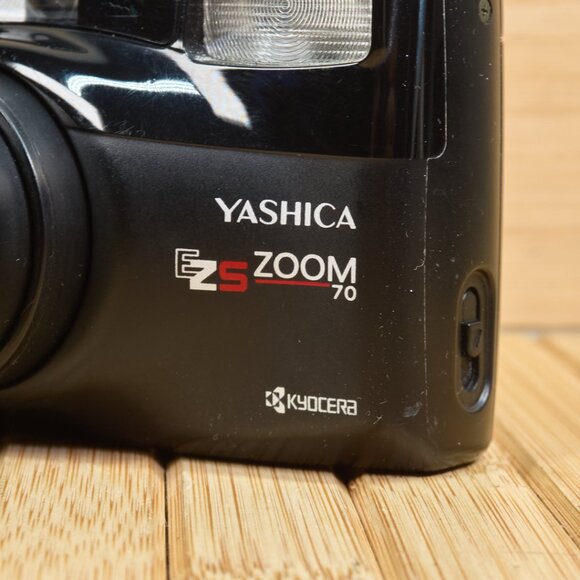 Vintage Yashica EZS Zoom 70, 35mm Point and Shoot Film Camera, Made in Japan - Picture 3 of 8